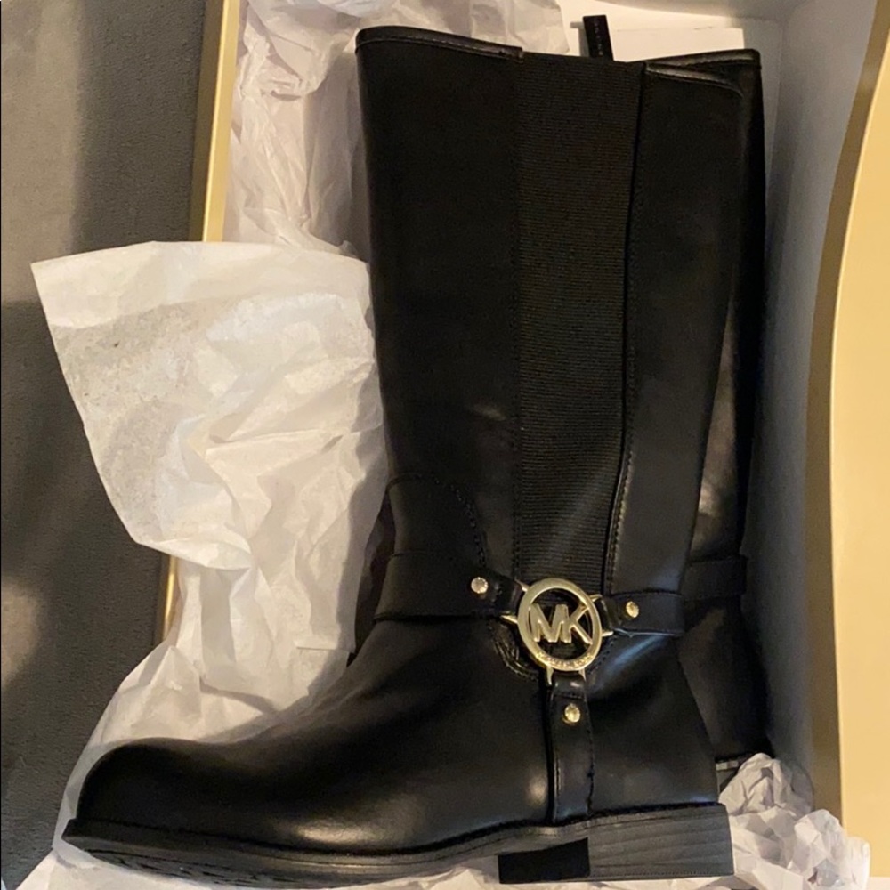 Boots - Picture 3 of 3